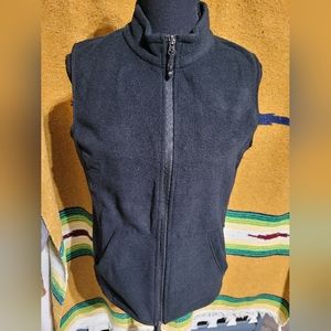 (4267) Xeoxarel Women's Fleece Vest, Black with 6 Pockets Size S,